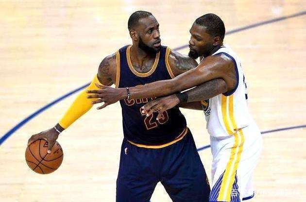 关键时刻命中率榜：华子66.7%第1&阿门60%第2&亚历山大第5（关键球命中率排行：华子66.7%居首，阿门60%次席，亚历山大第5）