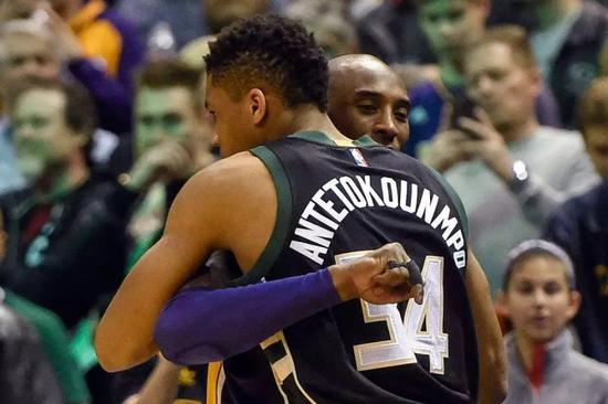 皇马欧冠客战利物浦大名单：阿诺德战旧主，贝林、姆巴佩在列（皇马欧冠客场对阵利物浦名单出炉：阿诺德对阵旧主，贝林厄姆与姆巴佩入选）