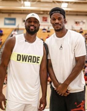 利雅得胜利vs赛哈特海湾：C罗领衔，马内、菲利克斯首发出战（C罗压阵，马内与菲利克斯首发，利雅得胜利迎战赛哈特海湾）