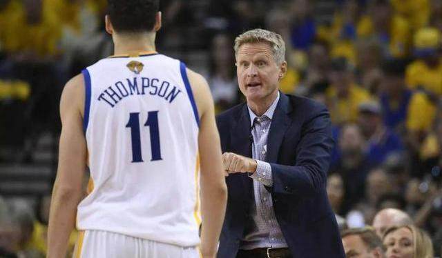 范迪克直言萨拉赫替补：利物浦没有“免检卡”，巨星也需证明自己（范迪克谈萨拉赫坐板凳：利物浦无特权，球星也得拿表现说话）