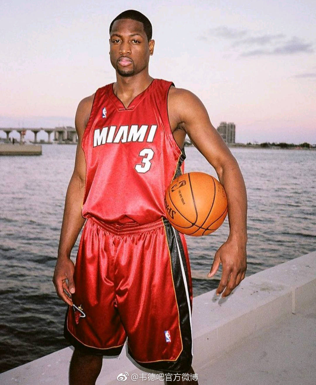 费内巴切门将利瓦科维奇自租借加盟赫罗纳以来，还没...（租借转投赫罗纳后，费内巴切门将利瓦科维奇至今仍未…）