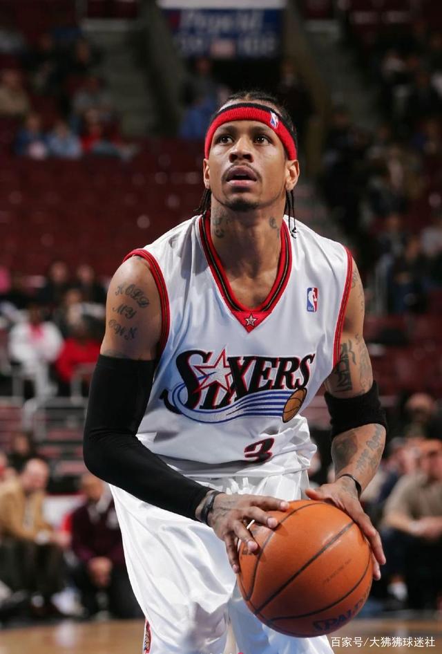 半场战报：阿贾克斯0-0加拉塔萨雷，双方破门乏术（半场速报：阿贾克斯0-0加拉塔萨雷，互交白卷）